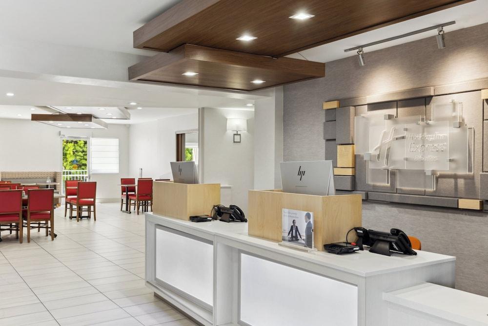 Holiday Inn Express & Suites Mountain View Silicon Valley by IHG photo 43