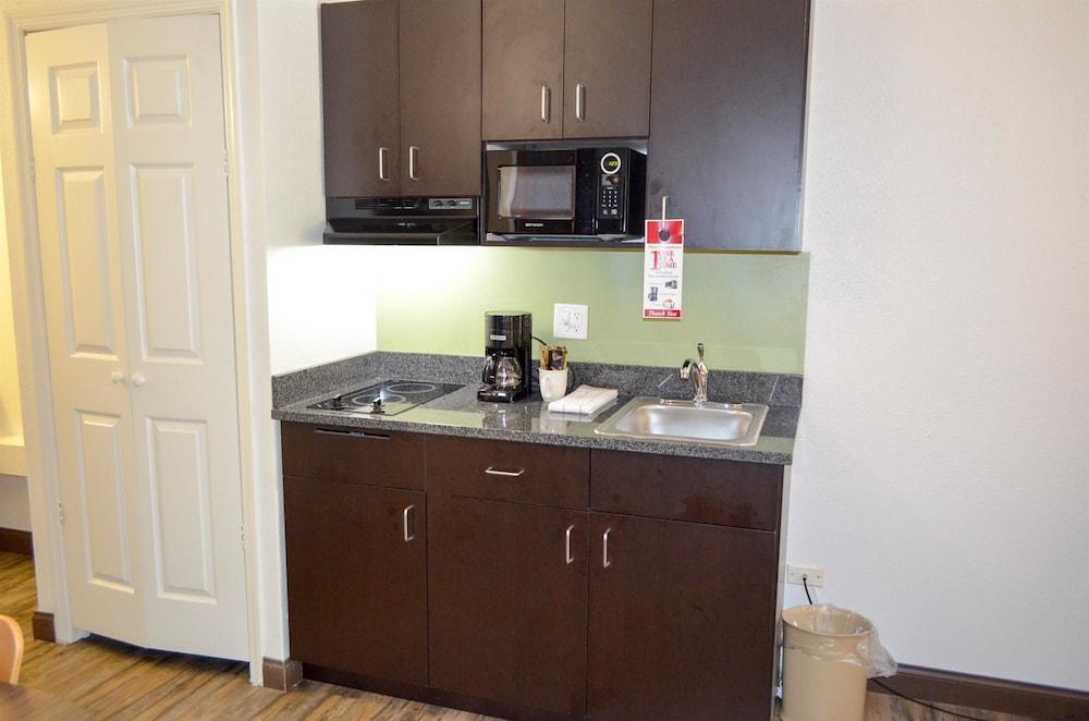 Studio Suites Extended Stay Chattanooga TN photo 19