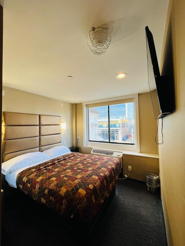 Hotel Key LaGuardia Airport photo 41