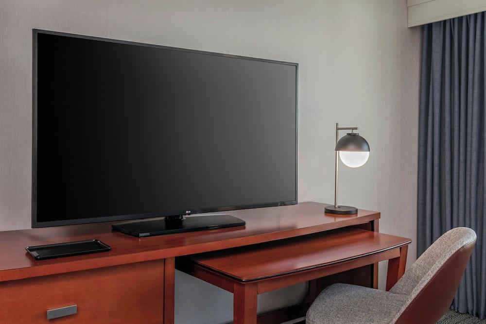 Courtyard by Marriott Hadley Amherst photo 5