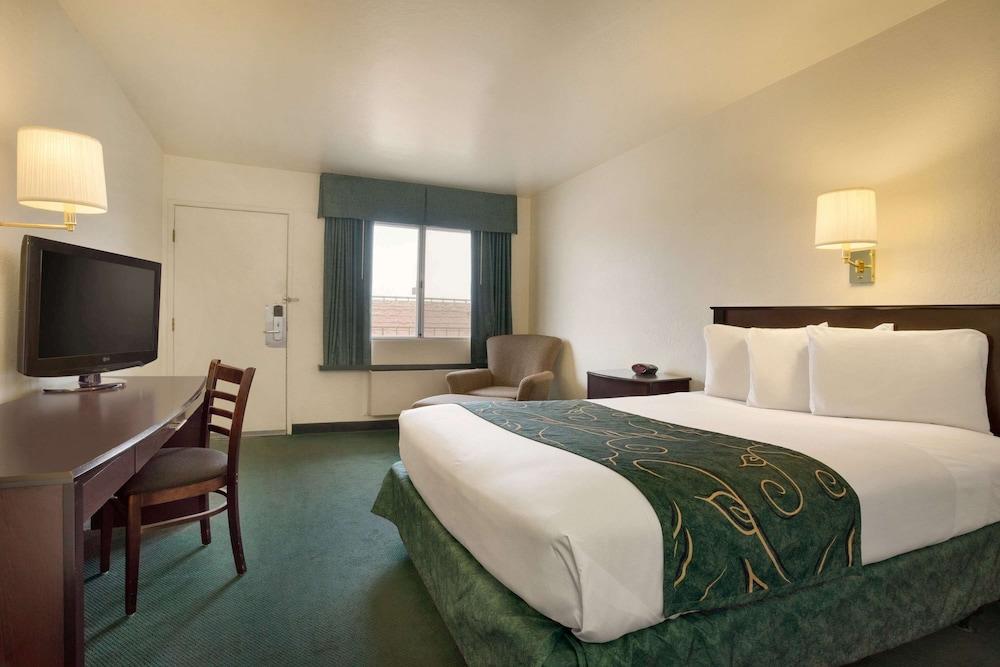 Travelodge by Wyndham Winslow photo 5