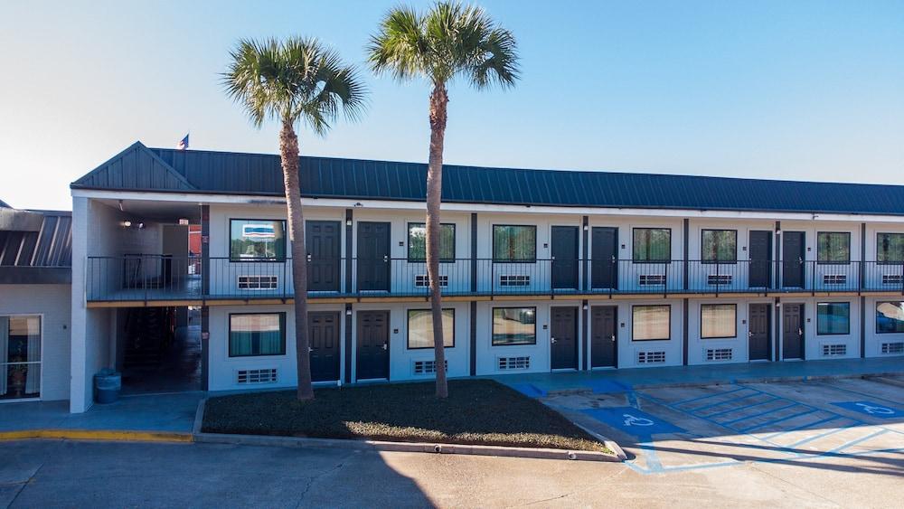 Red Roof Inn Slidell photo 26