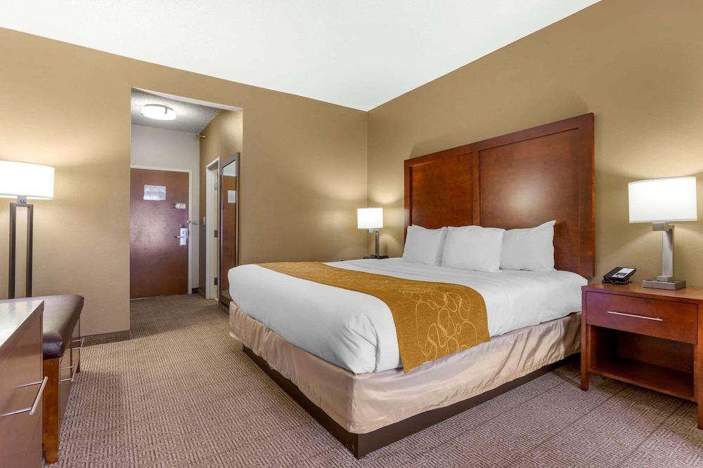 Comfort Suites Boone - University Area photo 12
