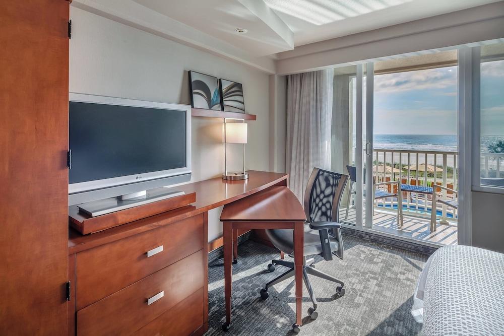 Courtyard by Marriott Jacksonville Beach Oceanfront photo 13