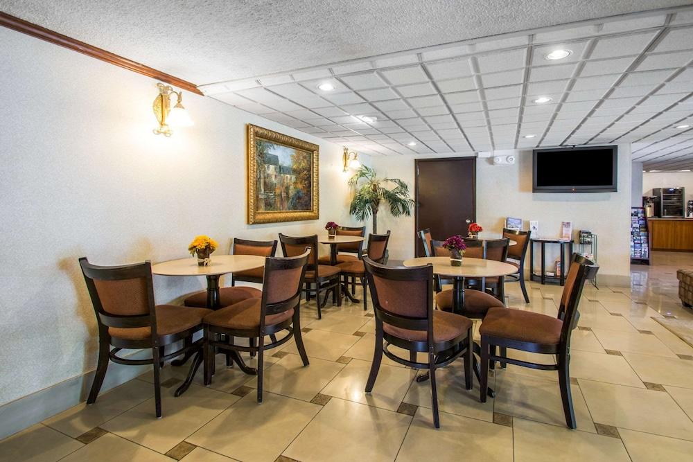 SureStay by Best Western Jacksonville Airport photo 36