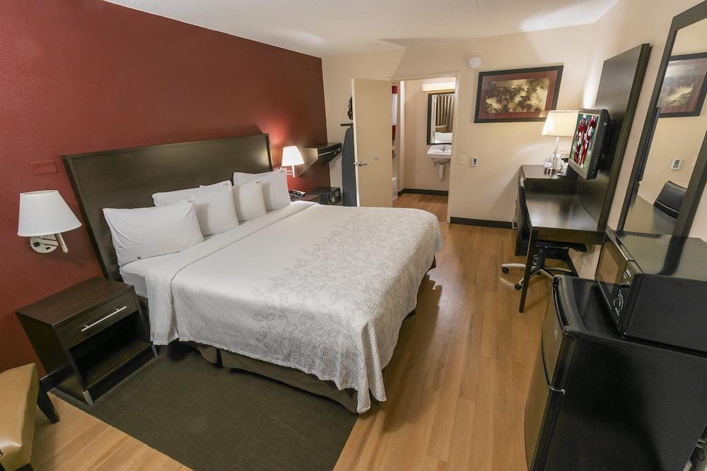 Red Roof Inn PLUS+ University at Buffalo - Amherst photo 13