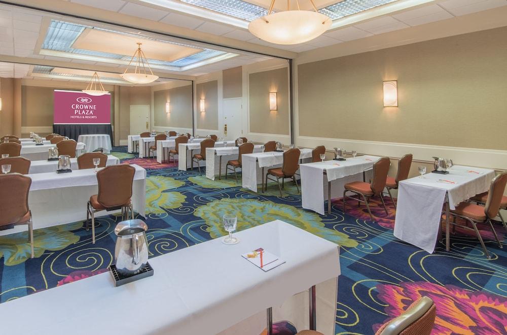 Crowne Plaza Virginia Beach Town Center by IHG photo 30