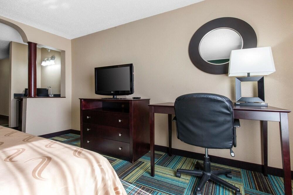 Quality Inn & Suites Arnold - St Louis photo 14