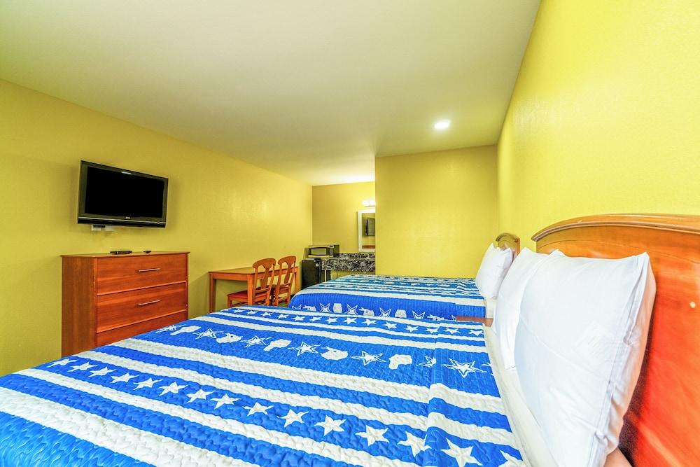 Regency Inn By OYO Rockdale TX photo 23