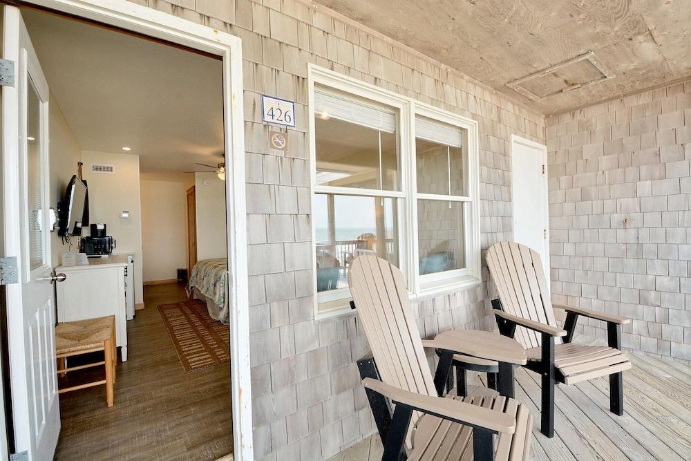 Lighthouse View Oceanfront Lodging photo 38