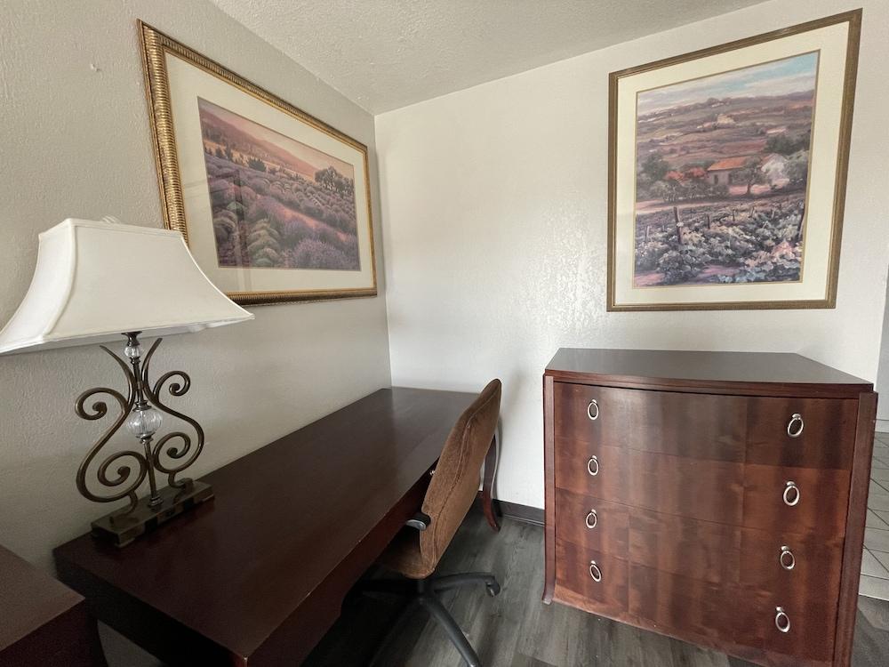 Four Corners Inn photo 38