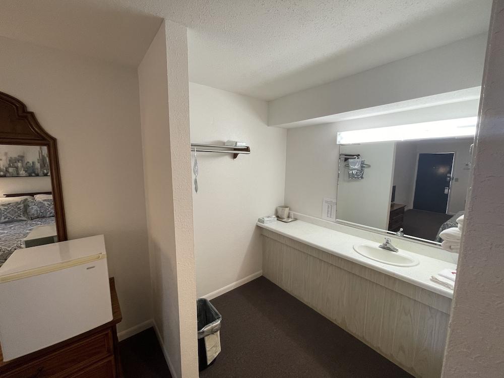 Scottish Inns Osage Beach photo 3