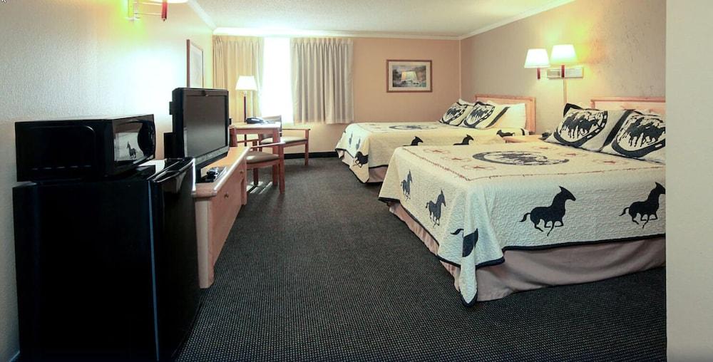Comfort Inn & Suites photo 18