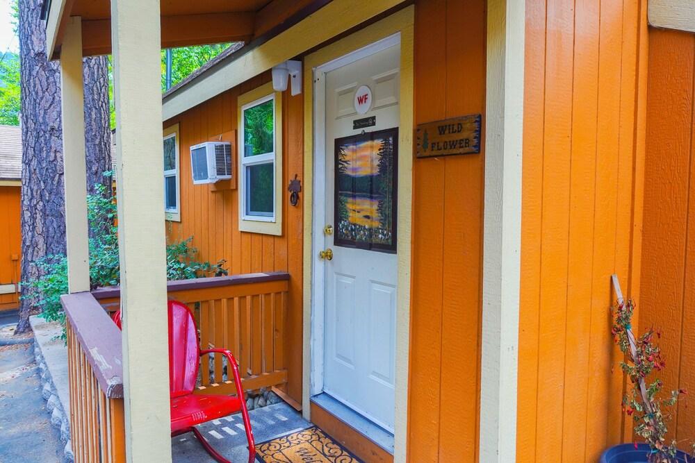Sleepy Hollow Cabins and Hotel photo 79