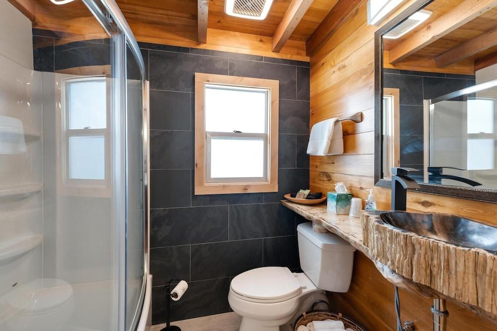Stone Lizard Lodging photo 65