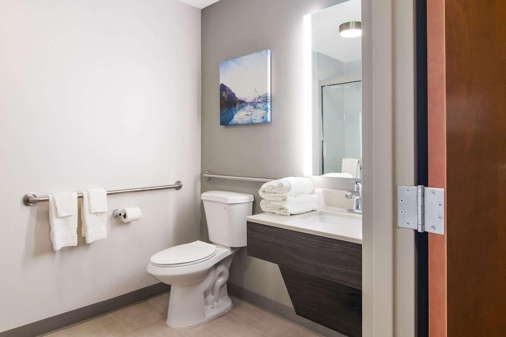 MainStay Suites Clarion, PA near I-80 photo 16