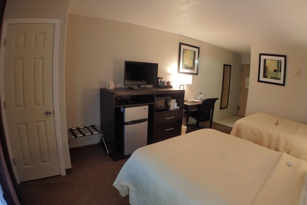 Quality Inn & Suites Winfield photo 33