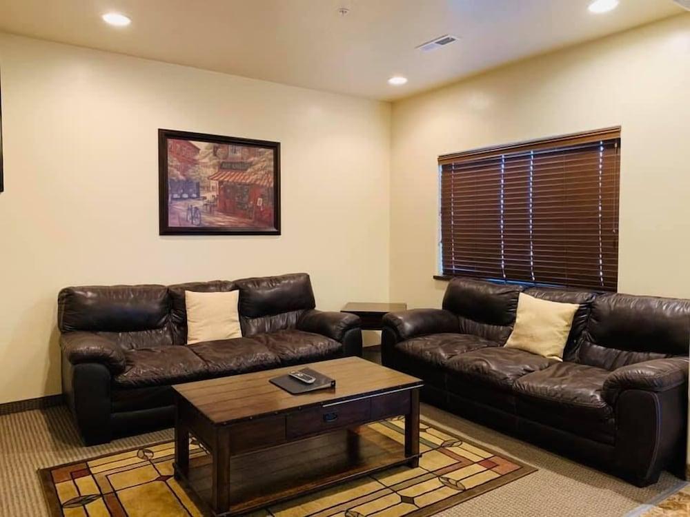 CB&M Executive Suites photo 28