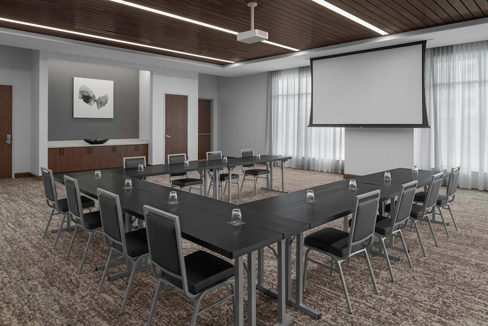 AC Hotel Lansing University Area photo 38