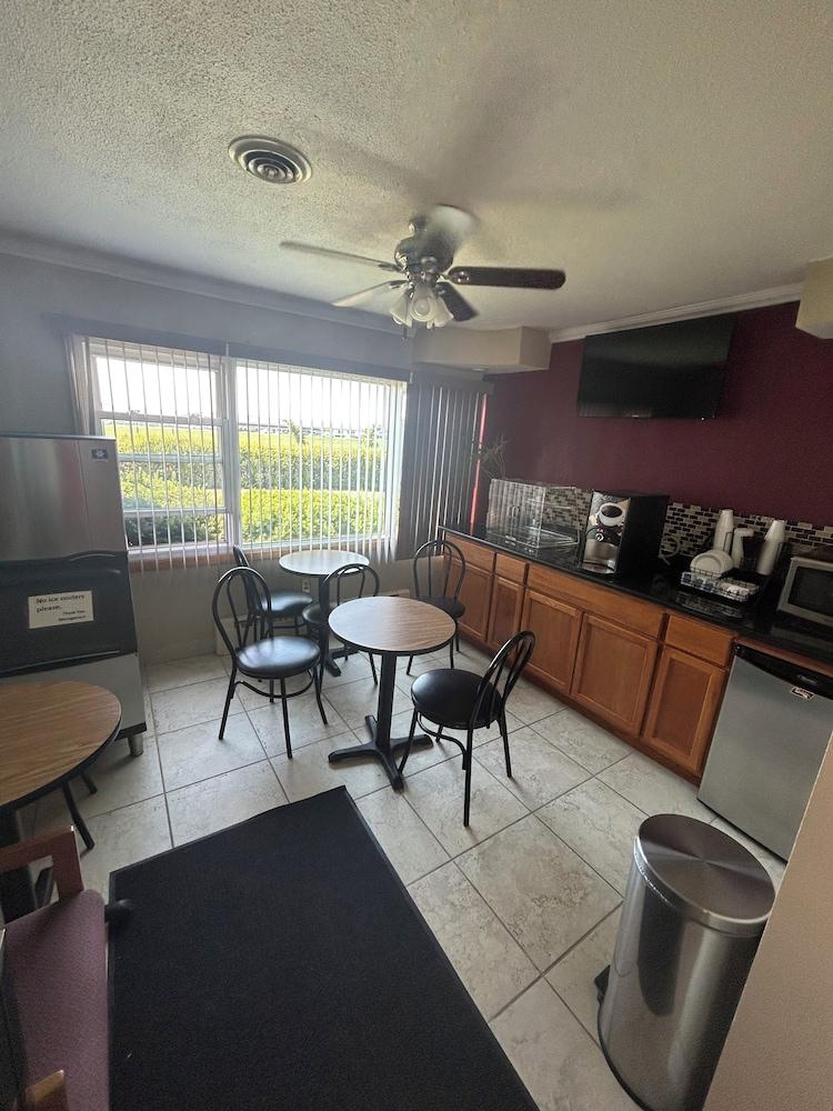 Royal Rest Motel photo 2