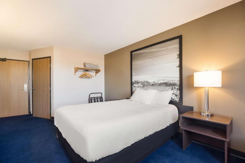 Americas Best Value Inn Sparks photo 25
