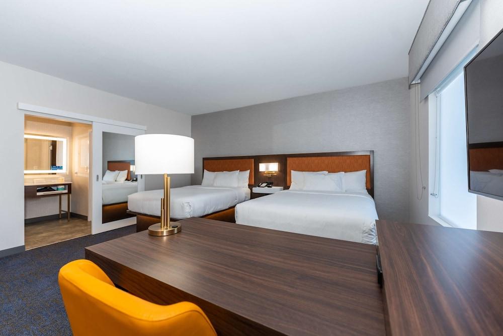 Hampton Inn & Suites Houston Sugar Land photo 32