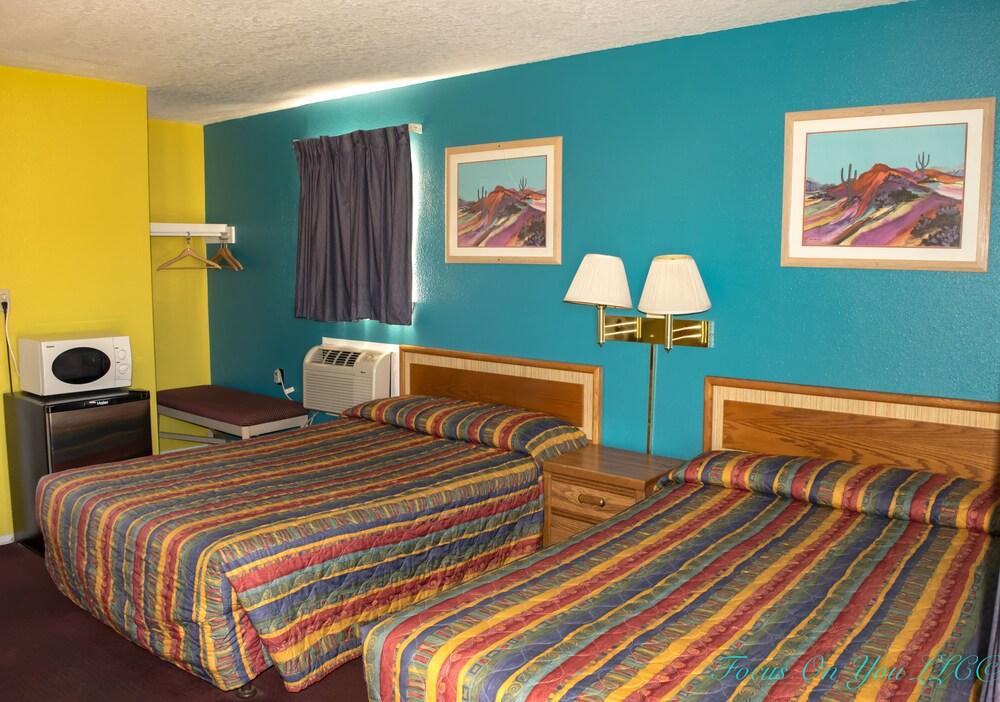 Bloomfield Motel photo 3