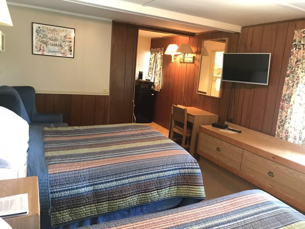 Chamber Lane Motel photo 4