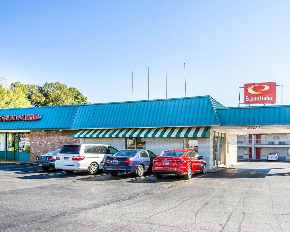 Econo Lodge McDonough South photo 25