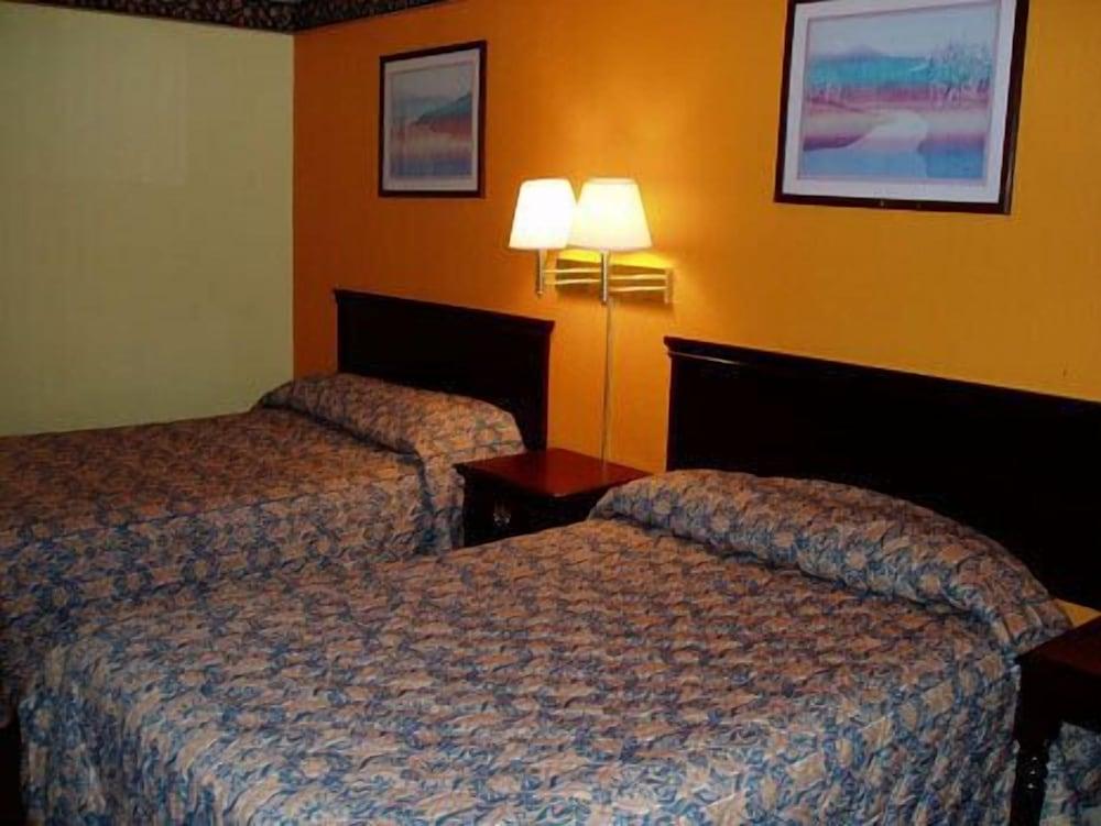 Allstate Inn Seymour photo 13