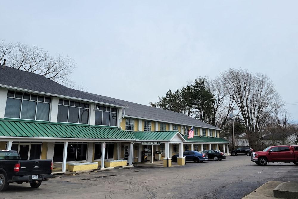 Surrey Inn Ashland photo 14