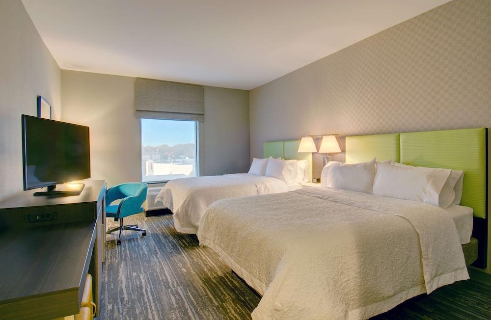 Hampton Inn & Suites Boston/Stoughton photo 14