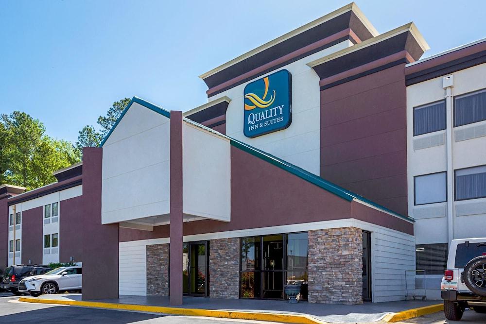 Quality Inn & Suites near Six Flags East photo 1