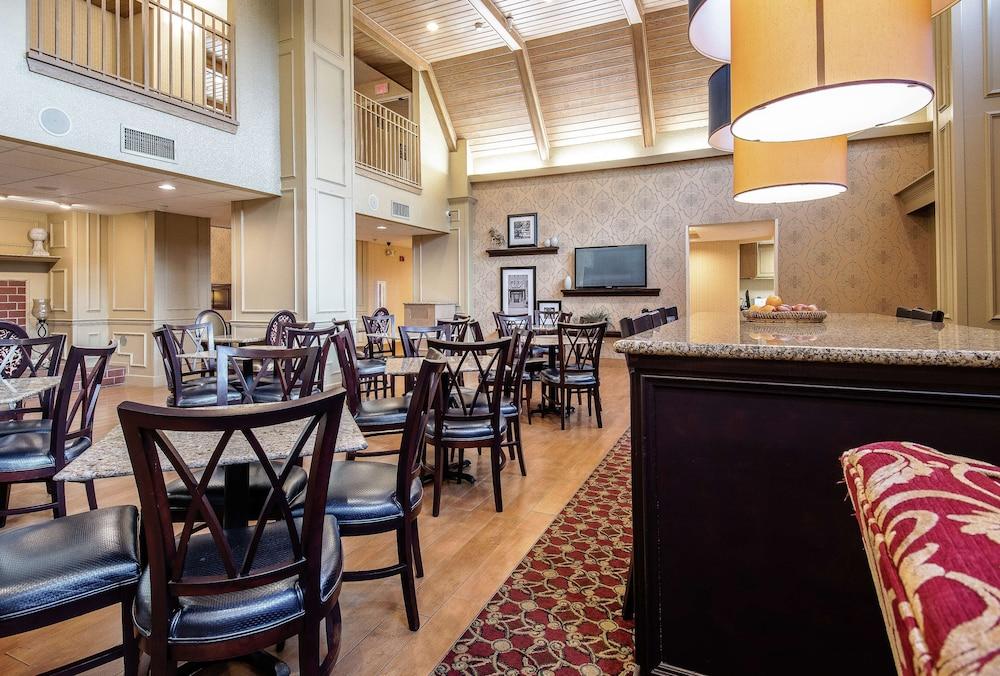 Hampton Inn & Suites Williamsburg-Richmond Rd. photo 2