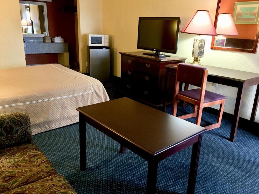 Executive Inn photo 37