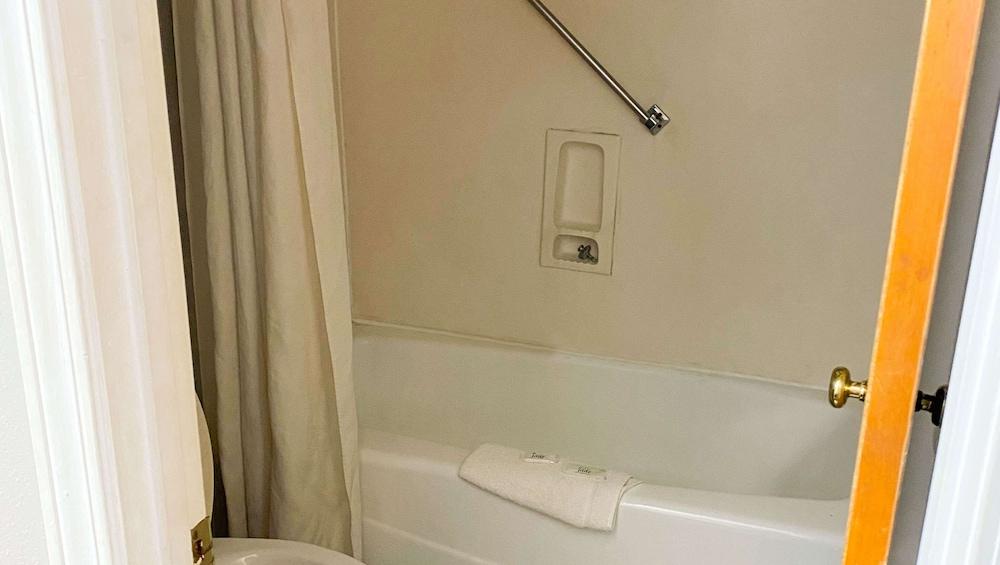 Magnuson Hotel Marietta photo 3