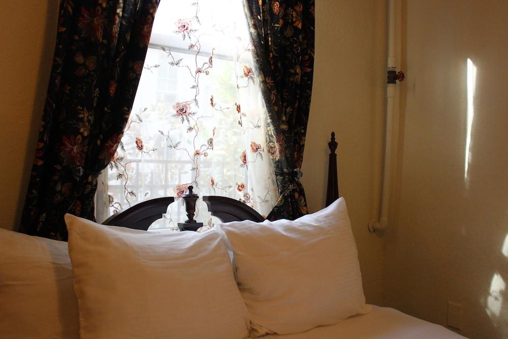 The DeLand Hotel photo 2