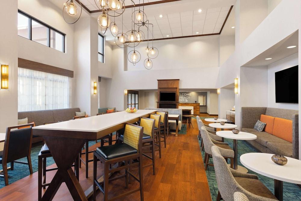 Hampton Inn & Suites Savannah-Airport photo 2
