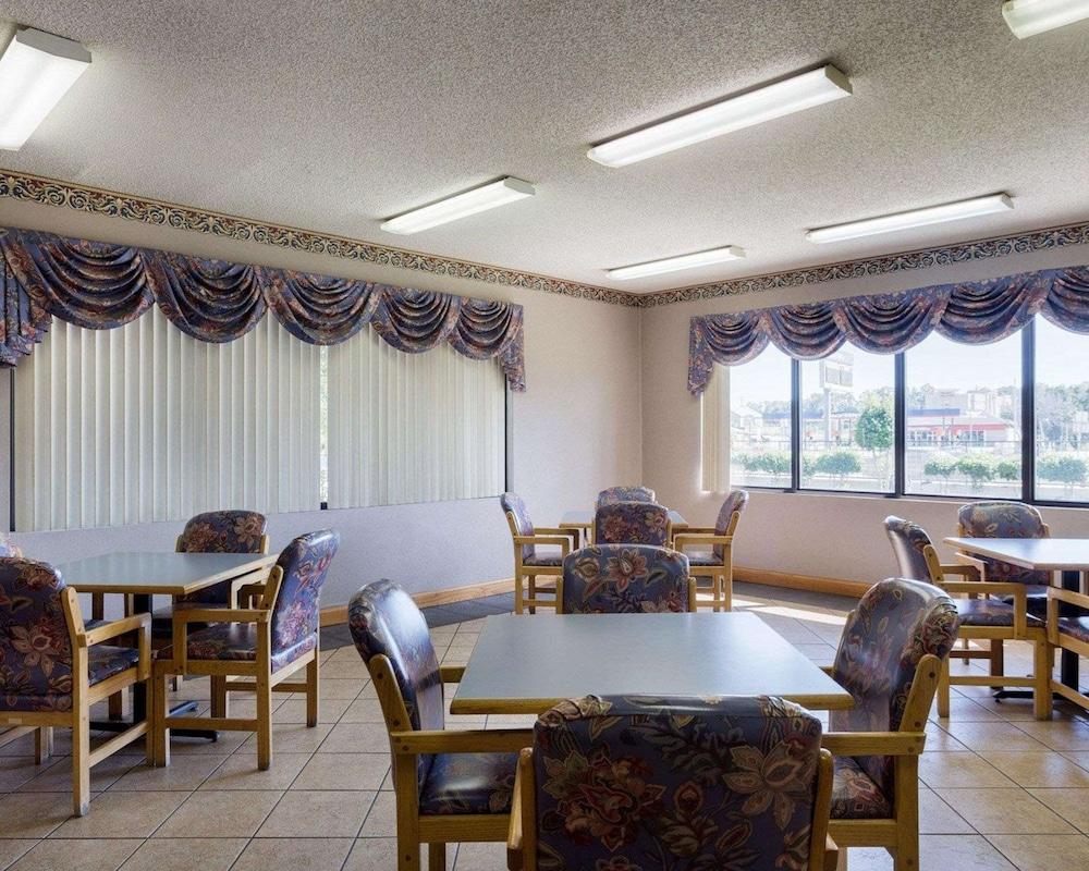 Econo Lodge Grenada photo 24