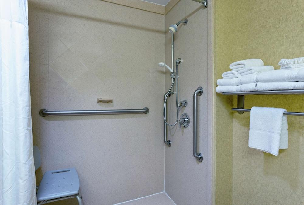 Hampton Inn & Suites Ft. Pierce photo 23