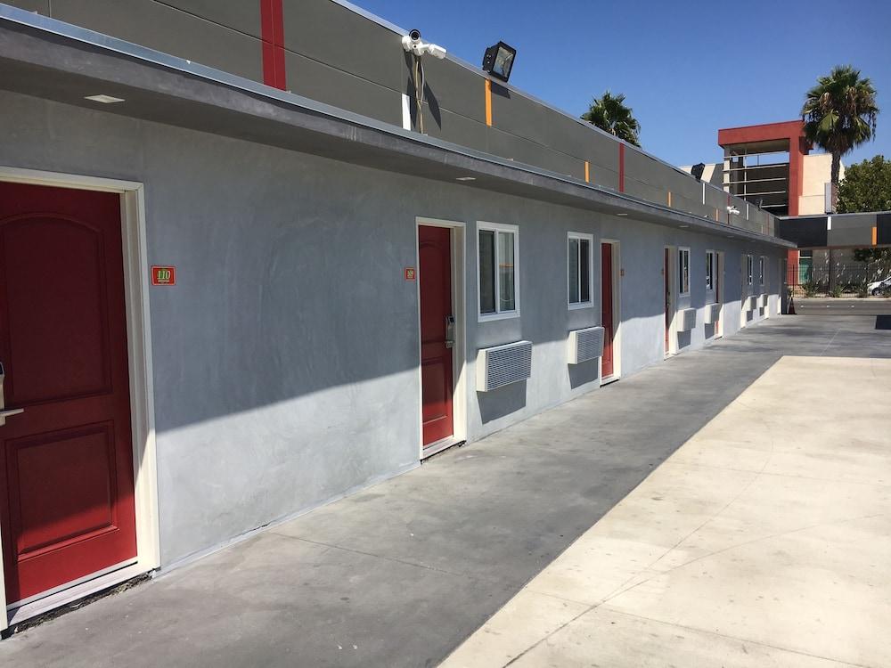 Clover Motel photo 6