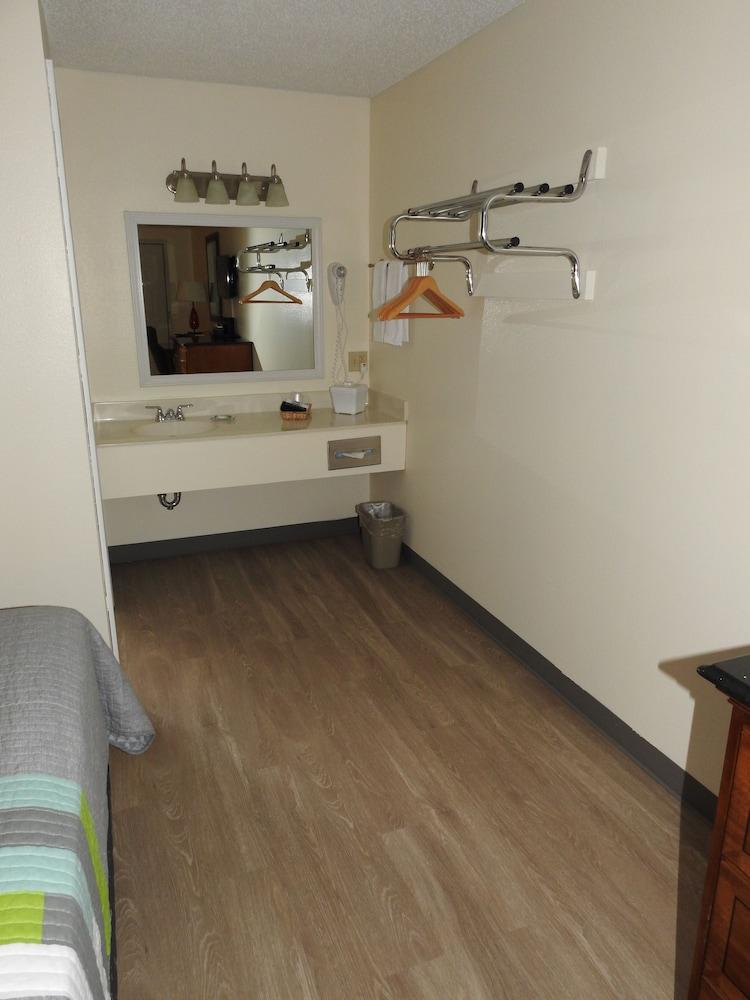 Edelweiss Inn photo 32