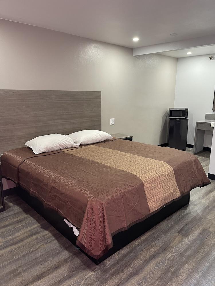 Welcome Inn & Suites photo 1
