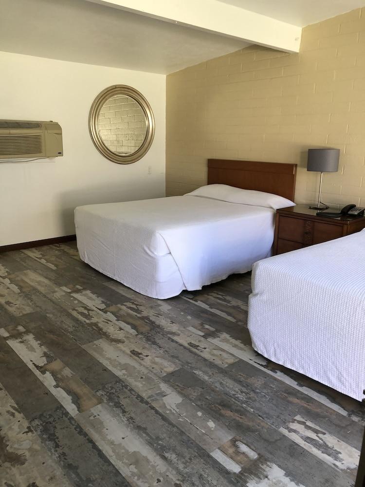 CCBC Resort Hotel - A Gay Men's Resort photo 28