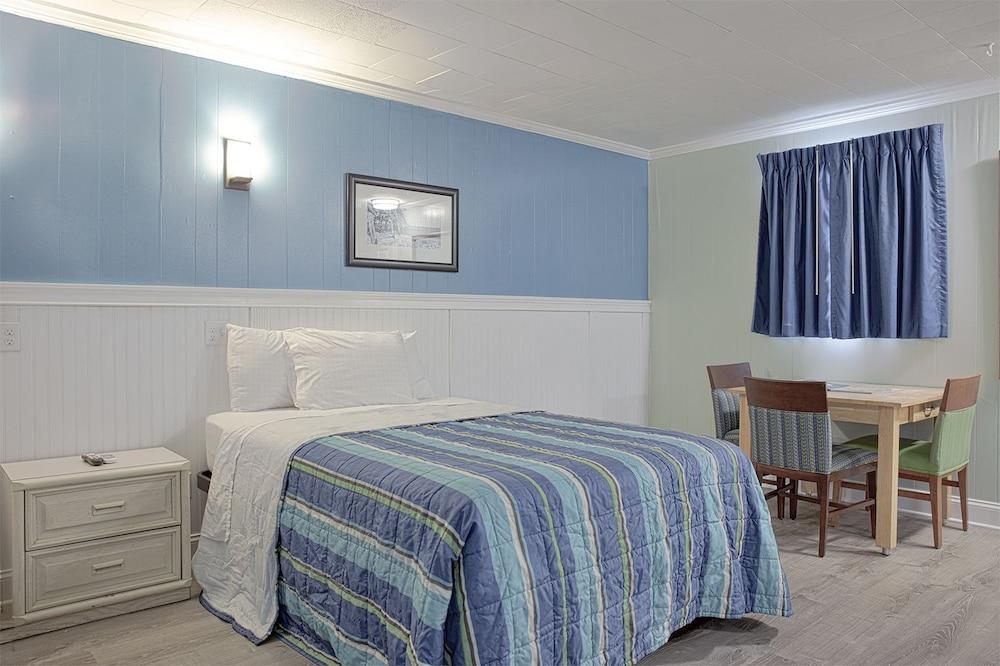 Colonial Inn Motel photo 16