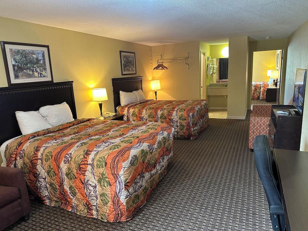 Royal Inn photo 19