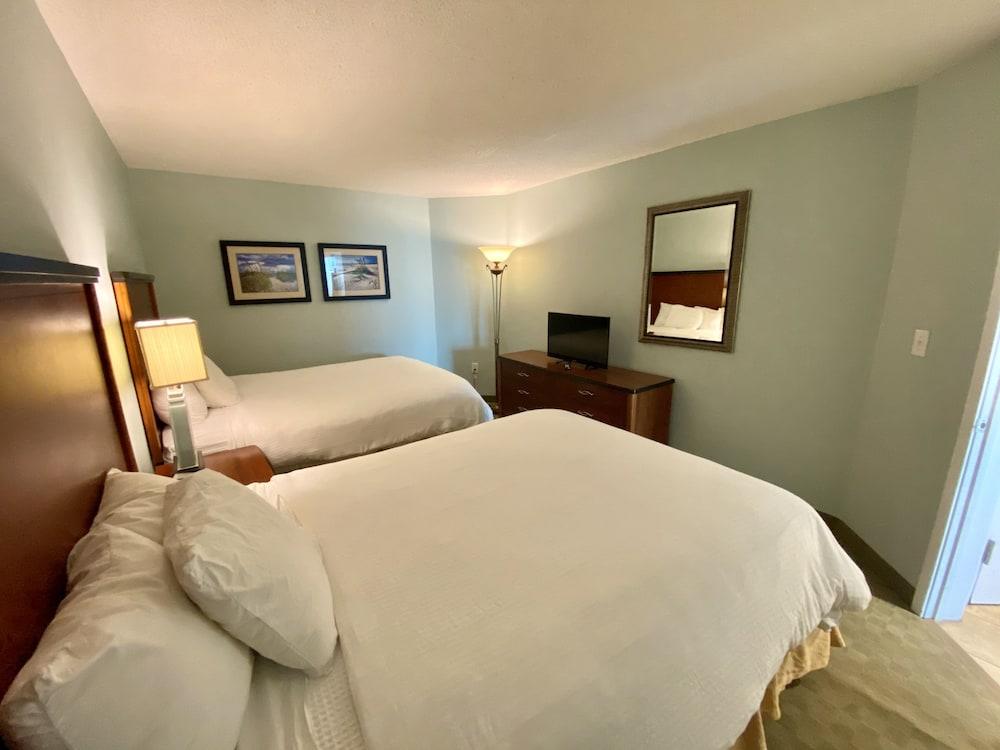 Sandy Beach Oceanfront Resort photo 4