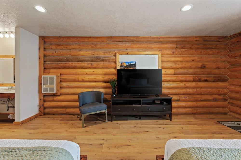 Duck Creek Village Inn photo 6