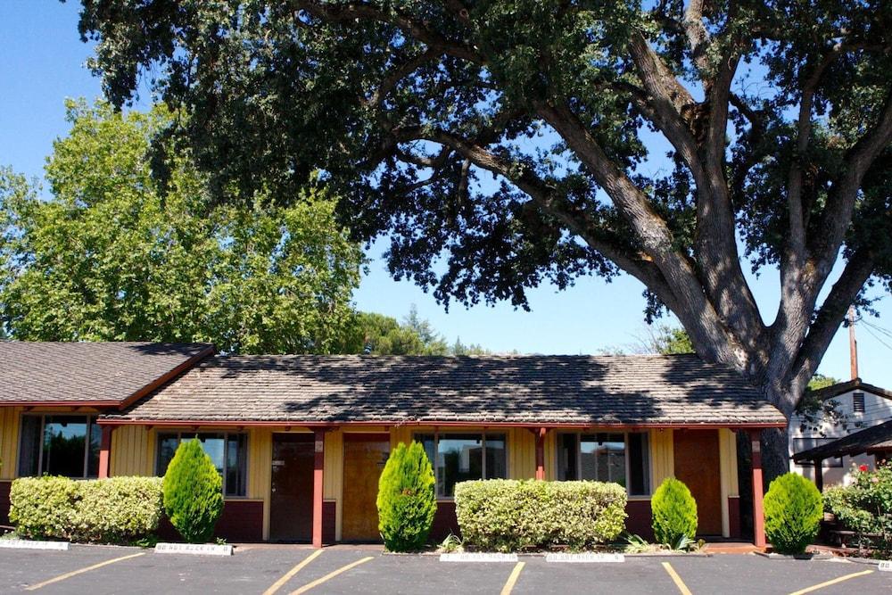Melody Ranch Motel photo 49