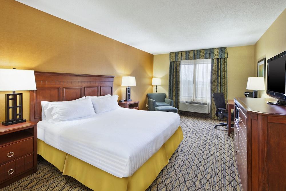 Holiday Inn Express Hotel & Suites Belleville by IHG photo 73